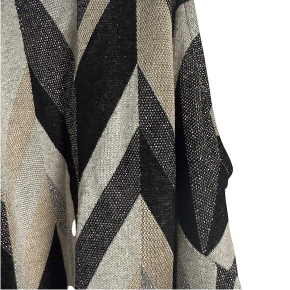 Trina Turk Jocular Geometric Chevron Silver Metallic Mock Neck Sleeveless Top XS - Picture 8 of 15